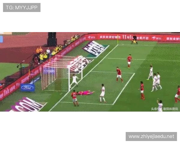 中超后卫相撞（中超后卫相撞视频）世界杯体育论坛